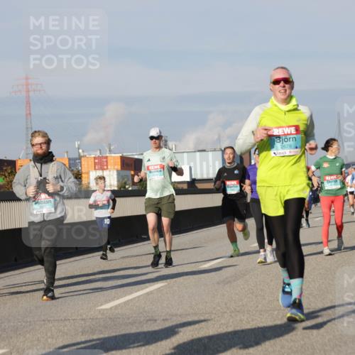 03.10.2025 - Köhlbrandbrückenlauf Jannik Wohlers http://msf.ph/oto/9081473 03.10.2025 09:54:37 Position 3 10, 2679 meine-sportfotos.de