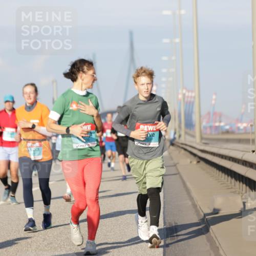 03.10.2025 - Köhlbrandbrückenlauf Jannik Wohlers http://msf.ph/oto/9081536 03.10.2025 09:54:39 Position 3 707 meine-sportfotos.de