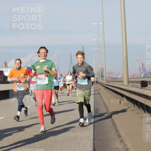 03.10.2025 - Köhlbrandbrückenlauf Jannik Wohlers http://msf.ph/oto/9081585 03.10.2025 09:54:41 Position 3 3707, 3709 meine-sportfotos.de