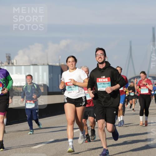 03.10.2025 - Köhlbrandbrückenlauf Jannik Wohlers http://msf.ph/oto/9081716 03.10.2025 09:54:45 Position 3 2034, 1401, 3672 meine-sportfotos.de