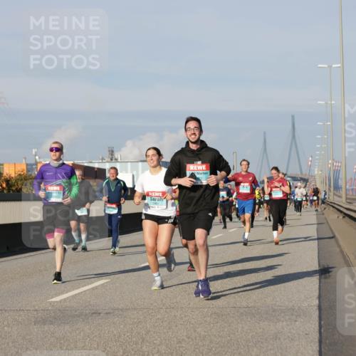 03.10.2025 - Köhlbrandbrückenlauf Jannik Wohlers http://msf.ph/oto/9081757 03.10.2025 09:54:46 Position 3 1401 meine-sportfotos.de