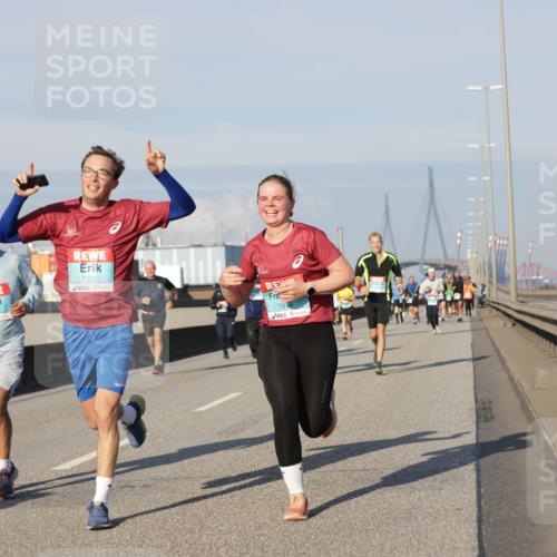 03.10.2025 - Köhlbrandbrückenlauf Jannik Wohlers http://msf.ph/oto/9081898 03.10.2025 09:54:51 Position 3 3542, 1901, 1818 meine-sportfotos.de