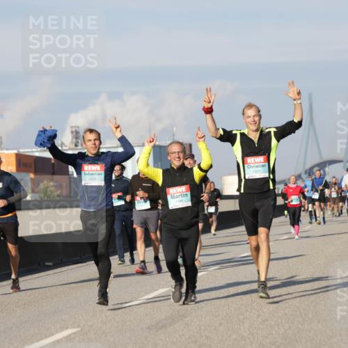 03.10.2025 - Köhlbrandbrückenlauf Jannik Wohlers http://msf.ph/oto/9081944 03.10.2025 09:54:53 Position 3 1558, 1464, 1201 meine-sportfotos.de