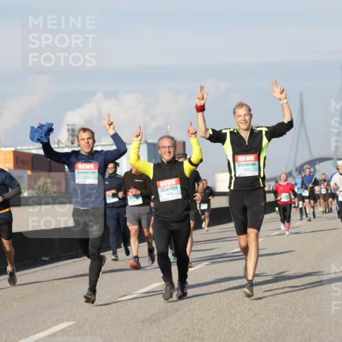 03.10.2025 - Köhlbrandbrückenlauf Jannik Wohlers http://msf.ph/oto/9081949 03.10.2025 09:54:53 Position 3 1558, 1464, 1201 meine-sportfotos.de