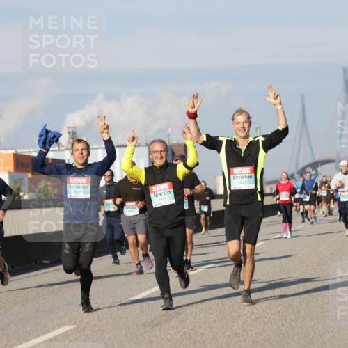 03.10.2025 - Köhlbrandbrückenlauf Jannik Wohlers http://msf.ph/oto/9081966 03.10.2025 09:54:53 Position 3 1558, 1201, 1464 meine-sportfotos.de