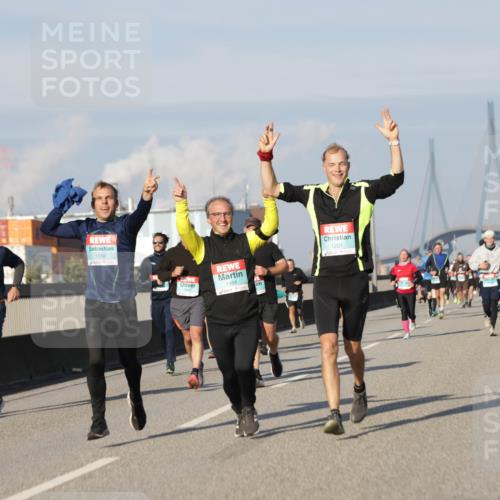 03.10.2025 - Köhlbrandbrückenlauf Jannik Wohlers http://msf.ph/oto/9081980 03.10.2025 09:54:53 Position 3 1558, 1201, 1464 meine-sportfotos.de