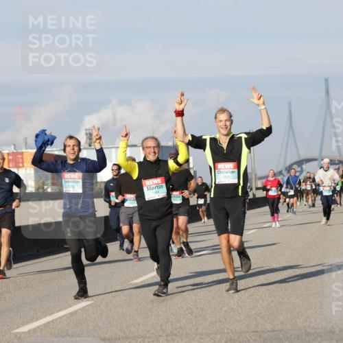 03.10.2025 - Köhlbrandbrückenlauf Jannik Wohlers http://msf.ph/oto/9081995 03.10.2025 09:54:53 Position 3 1558, 1464, 1201 meine-sportfotos.de