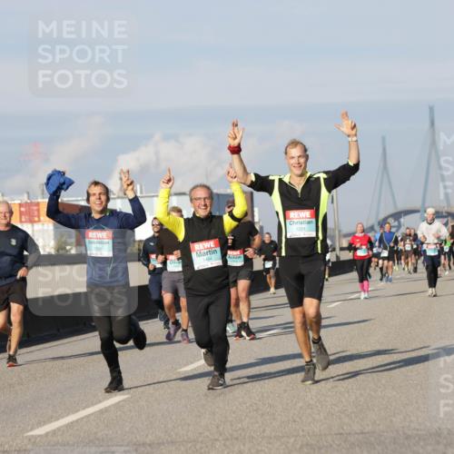 03.10.2025 - Köhlbrandbrückenlauf Jannik Wohlers http://msf.ph/oto/9082005 03.10.2025 09:54:53 Position 3 1558, 1464, 1201 meine-sportfotos.de