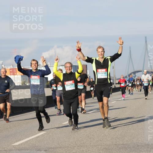 03.10.2025 - Köhlbrandbrückenlauf Jannik Wohlers http://msf.ph/oto/9082009 03.10.2025 09:54:53 Position 3 1558, 1464, 1201 meine-sportfotos.de