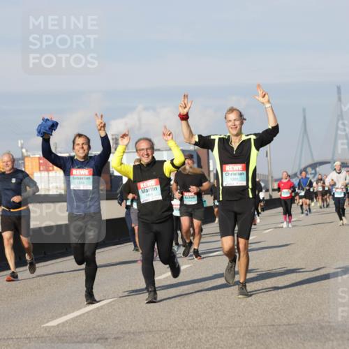 03.10.2025 - Köhlbrandbrückenlauf Jannik Wohlers http://msf.ph/oto/9082037 03.10.2025 09:54:54 Position 3 1558, 1464, 1419, 1201 meine-sportfotos.de