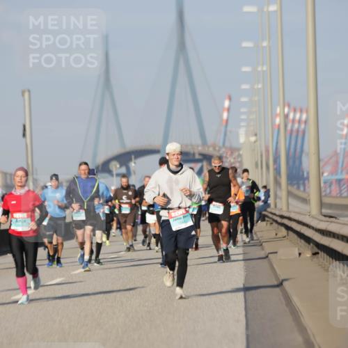 03.10.2025 - Köhlbrandbrückenlauf Jannik Wohlers http://msf.ph/oto/9082075 03.10.2025 09:54:55 Position 3  meine-sportfotos.de