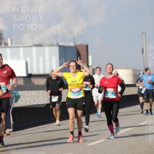 03.10.2025 - Köhlbrandbrückenlauf Jannik Wohlers http://msf.ph/oto/9082203 03.10.2025 09:54:58 Position 3 3334, 3524 meine-sportfotos.de