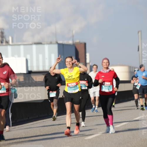 03.10.2025 - Köhlbrandbrückenlauf Jannik Wohlers http://msf.ph/oto/9082208 03.10.2025 09:54:58 Position 3 3334, 3524 meine-sportfotos.de