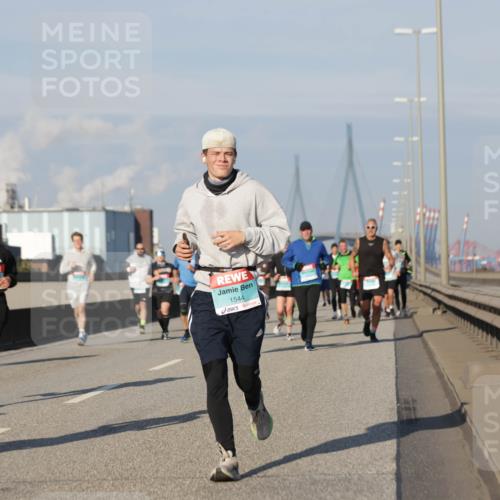03.10.2025 - Köhlbrandbrückenlauf Jannik Wohlers http://msf.ph/oto/9082336 03.10.2025 09:55:02 Position 3 3524, 1544 meine-sportfotos.de