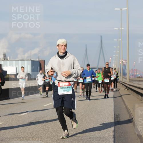 03.10.2025 - Köhlbrandbrückenlauf Jannik Wohlers http://msf.ph/oto/9082342 03.10.2025 09:55:02 Position 3 3524, 1544 meine-sportfotos.de