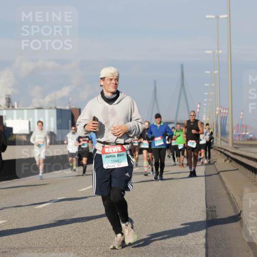 03.10.2025 - Köhlbrandbrückenlauf Jannik Wohlers http://msf.ph/oto/9082348 03.10.2025 09:55:02 Position 3 3524, 1544 meine-sportfotos.de
