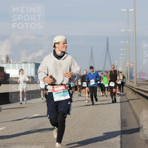 03.10.2025 - Köhlbrandbrückenlauf Jannik Wohlers http://msf.ph/oto/9082372 03.10.2025 09:55:02 Position 3 3524, 1544 meine-sportfotos.de