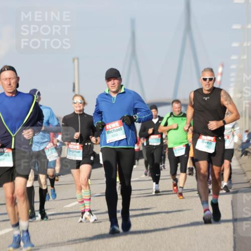 03.10.2025 - Köhlbrandbrückenlauf Jannik Wohlers http://msf.ph/oto/9082392 03.10.2025 09:55:04 Position 3 1307, 1636, 3202, 435 meine-sportfotos.de