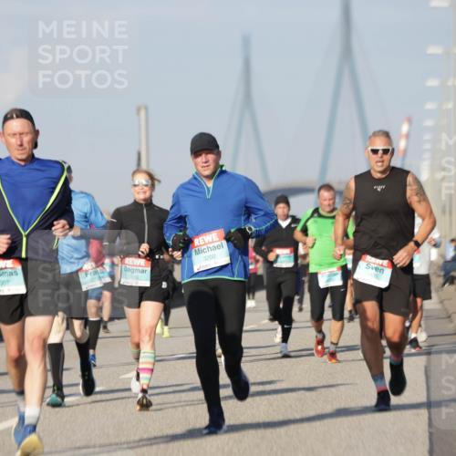 03.10.2025 - Köhlbrandbrückenlauf Jannik Wohlers http://msf.ph/oto/9082404 03.10.2025 09:55:04 Position 3 1307, 272, 1636, 3202 meine-sportfotos.de