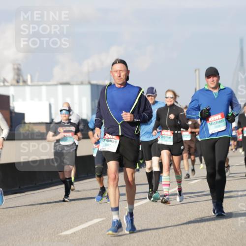 03.10.2025 - Köhlbrandbrückenlauf Jannik Wohlers http://msf.ph/oto/9082420 03.10.2025 09:55:05 Position 3 1307, 1636, 3202 meine-sportfotos.de