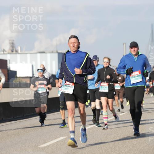 03.10.2025 - Köhlbrandbrückenlauf Jannik Wohlers http://msf.ph/oto/9082429 03.10.2025 09:55:05 Position 3 1307, 3202 meine-sportfotos.de