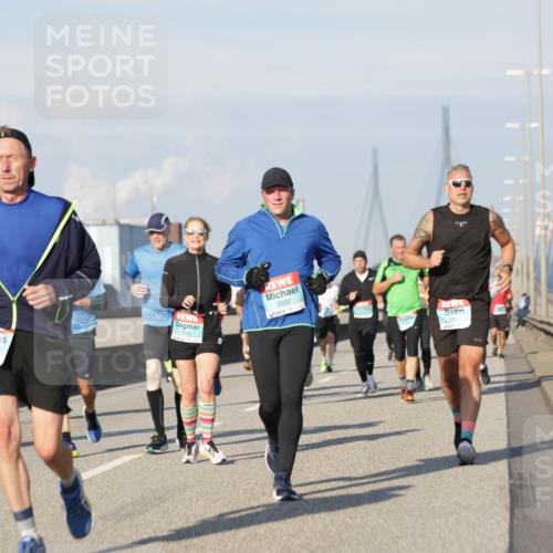 03.10.2025 - Köhlbrandbrückenlauf Jannik Wohlers http://msf.ph/oto/9082446 03.10.2025 09:55:06 Position 3 1307, 3202, 1636, 1435 meine-sportfotos.de