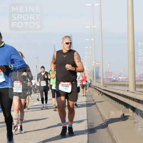 03.10.2025 - Köhlbrandbrückenlauf Jannik Wohlers http://msf.ph/oto/9082480 03.10.2025 09:55:08 Position 3 3202, 1636, 1435 meine-sportfotos.de