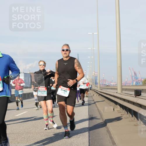 03.10.2025 - Köhlbrandbrückenlauf Jannik Wohlers http://msf.ph/oto/9082496 03.10.2025 09:55:09 Position 3 3202, 1636, 1435 meine-sportfotos.de