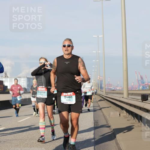 03.10.2025 - Köhlbrandbrückenlauf Jannik Wohlers http://msf.ph/oto/9082538 03.10.2025 09:55:10 Position 3 3202, 1636, 1435 meine-sportfotos.de