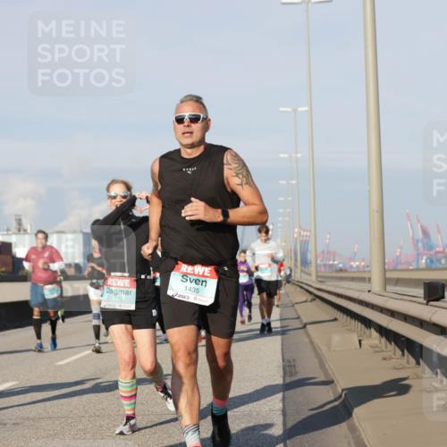 03.10.2025 - Köhlbrandbrückenlauf Jannik Wohlers http://msf.ph/oto/9082551 03.10.2025 09:55:10 Position 3 1636, 1435 meine-sportfotos.de