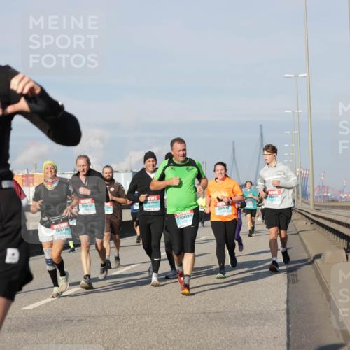 03.10.2025 - Köhlbrandbrückenlauf Jannik Wohlers http://msf.ph/oto/9082579 03.10.2025 09:55:12 Position 3 1636, 1093, 1786, 2711 meine-sportfotos.de