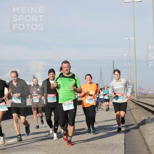 03.10.2025 - Köhlbrandbrückenlauf Jannik Wohlers http://msf.ph/oto/9082596 03.10.2025 09:55:13 Position 3 2964, 1093, 1786, 3321, 2711, 1350 meine-sportfotos.de