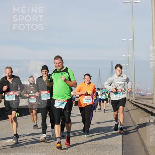 03.10.2025 - Köhlbrandbrückenlauf Jannik Wohlers http://msf.ph/oto/9082612 03.10.2025 09:55:13 Position 3 2964, 1093, 1786, 3321, 2711 meine-sportfotos.de