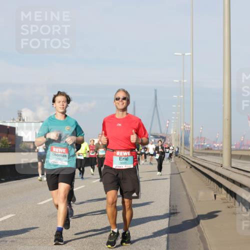 03.10.2025 - Köhlbrandbrückenlauf Jannik Wohlers http://msf.ph/oto/9082778 03.10.2025 09:55:20 Position 3 3200, 3201 meine-sportfotos.de