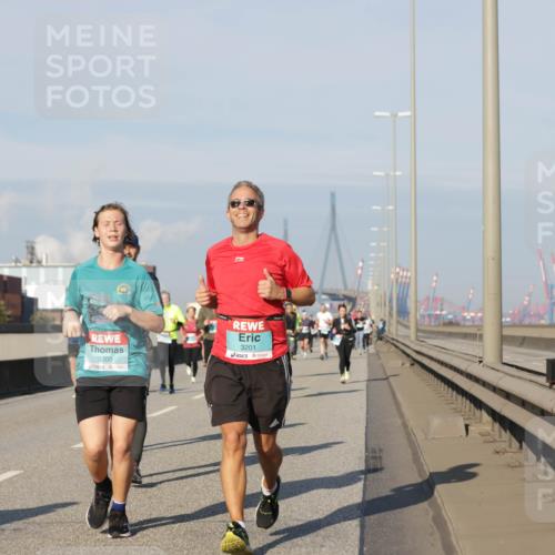 03.10.2025 - Köhlbrandbrückenlauf Jannik Wohlers http://msf.ph/oto/9082790 03.10.2025 09:55:20 Position 3 3200, 3201 meine-sportfotos.de