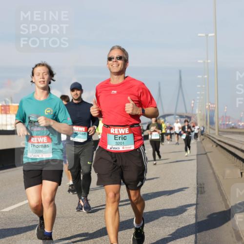 03.10.2025 - Köhlbrandbrückenlauf Jannik Wohlers http://msf.ph/oto/9082850 03.10.2025 09:55:21 Position 3 3200, 3201 meine-sportfotos.de