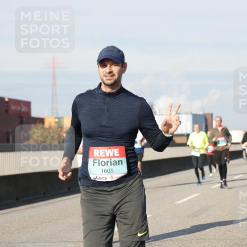 03.10.2025 - Köhlbrandbrückenlauf Jannik Wohlers http://msf.ph/oto/9082885 03.10.2025 09:55:23 Position 3 1605 meine-sportfotos.de