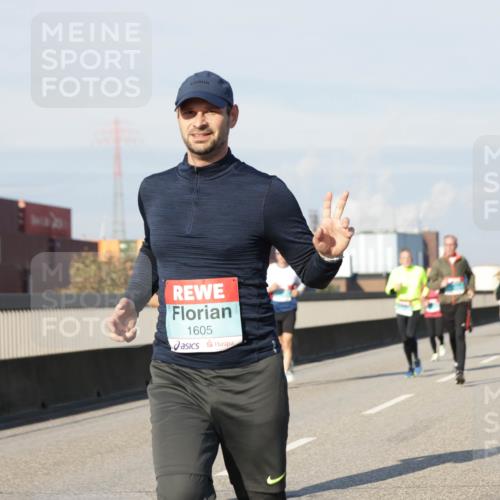 03.10.2025 - Köhlbrandbrückenlauf Jannik Wohlers http://msf.ph/oto/9082890 03.10.2025 09:55:23 Position 3 1605 meine-sportfotos.de