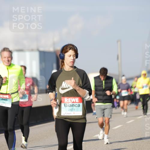 03.10.2025 - Köhlbrandbrückenlauf Jannik Wohlers http://msf.ph/oto/9082928 03.10.2025 09:55:25 Position 3 1631, 1947, 2471 meine-sportfotos.de