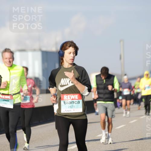 03.10.2025 - Köhlbrandbrückenlauf Jannik Wohlers http://msf.ph/oto/9082938 03.10.2025 09:55:25 Position 3 1631, 1947, 2471 meine-sportfotos.de