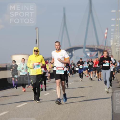03.10.2025 - Köhlbrandbrückenlauf Jannik Wohlers http://msf.ph/oto/9083087 03.10.2025 09:55:31 Position 3 3345 meine-sportfotos.de