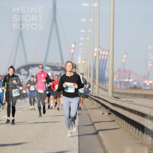 03.10.2025 - Köhlbrandbrückenlauf Jannik Wohlers http://msf.ph/oto/9083127 03.10.2025 09:55:35 Position 3 3711 meine-sportfotos.de