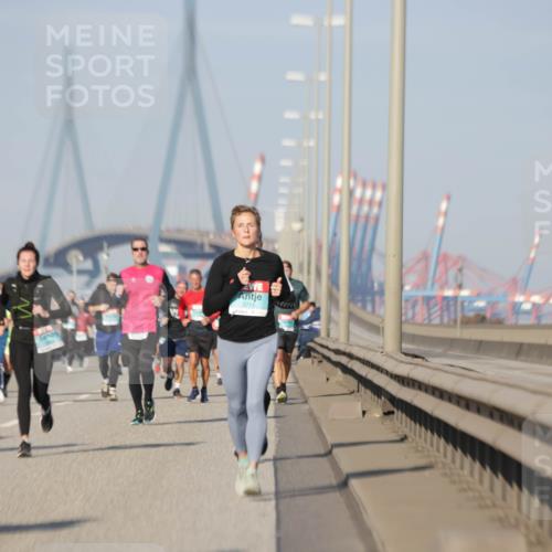 03.10.2025 - Köhlbrandbrückenlauf Jannik Wohlers http://msf.ph/oto/9083136 03.10.2025 09:55:35 Position 3 3711 meine-sportfotos.de