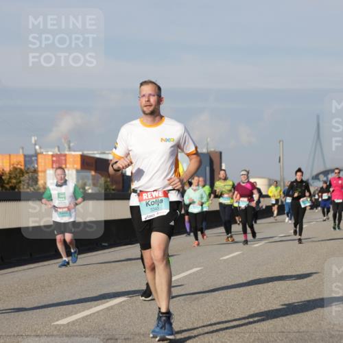 03.10.2025 - Köhlbrandbrückenlauf Jannik Wohlers http://msf.ph/oto/9083161 03.10.2025 09:55:37 Position 3 1801, 3345 meine-sportfotos.de