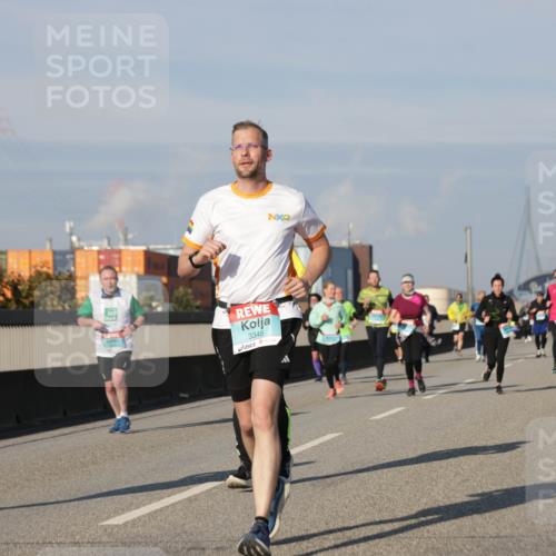 03.10.2025 - Köhlbrandbrückenlauf Jannik Wohlers http://msf.ph/oto/9083163 03.10.2025 09:55:37 Position 3 1801, 3345 meine-sportfotos.de