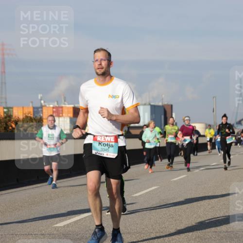 03.10.2025 - Köhlbrandbrückenlauf Jannik Wohlers http://msf.ph/oto/9083180 03.10.2025 09:55:37 Position 3 1801, 3345 meine-sportfotos.de