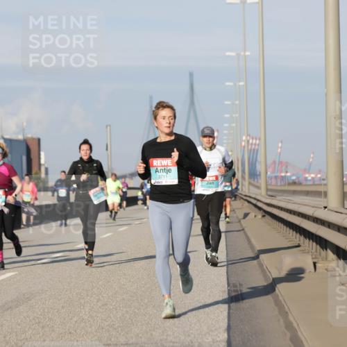 03.10.2025 - Köhlbrandbrückenlauf Jannik Wohlers http://msf.ph/oto/9083187 03.10.2025 09:55:40 Position 3 3711 meine-sportfotos.de