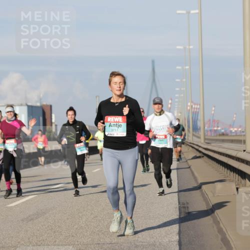 03.10.2025 - Köhlbrandbrückenlauf Jannik Wohlers http://msf.ph/oto/9083229 03.10.2025 09:55:40 Position 3 3711 meine-sportfotos.de