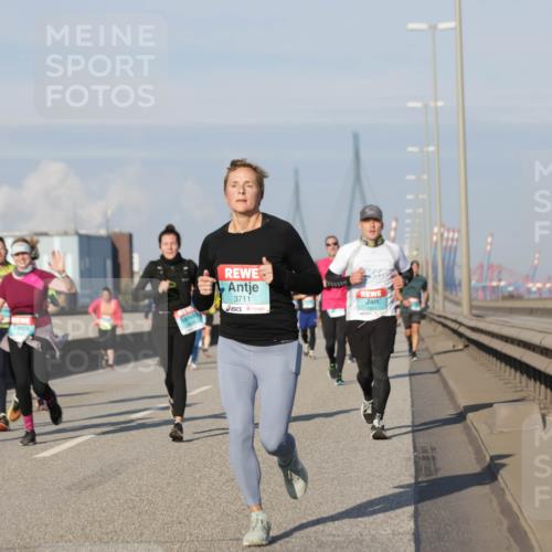 03.10.2025 - Köhlbrandbrückenlauf Jannik Wohlers http://msf.ph/oto/9083256 03.10.2025 09:55:40 Position 3 3711, 1491 meine-sportfotos.de
