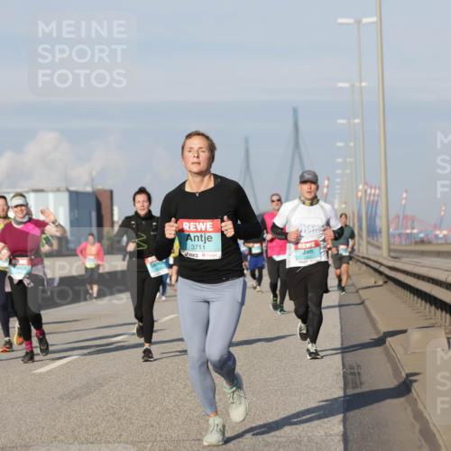 03.10.2025 - Köhlbrandbrückenlauf Jannik Wohlers http://msf.ph/oto/9083260 03.10.2025 09:55:40 Position 3 3711, 1491 meine-sportfotos.de